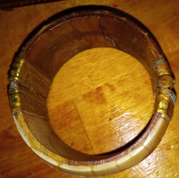 Vintage Wood and Metal Bracelet w/pin to close. Really beautiful - Picture 3 of 8